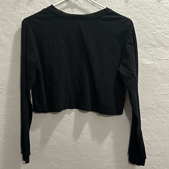Forever 21 - Women’s Black Cropped Basic Tee Long Sleeve - Size S - Picture 3 of 3